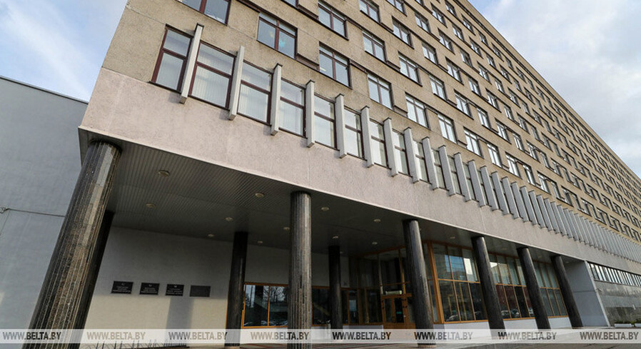 Минздрав исключил РФ из перечня стран с COVID-19