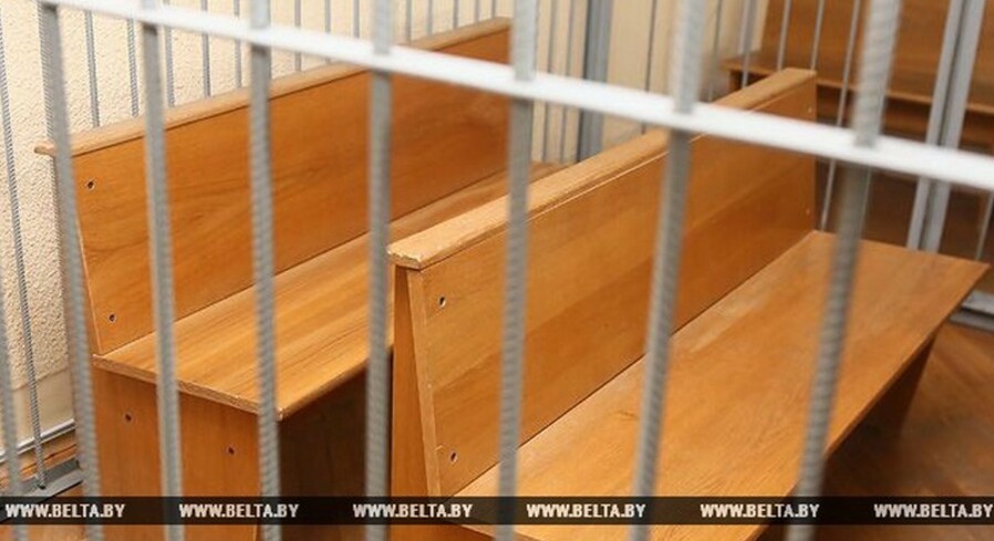 Пинский врач за неоказание помощи пациенту получил полтора года ограничения свободы и штраф