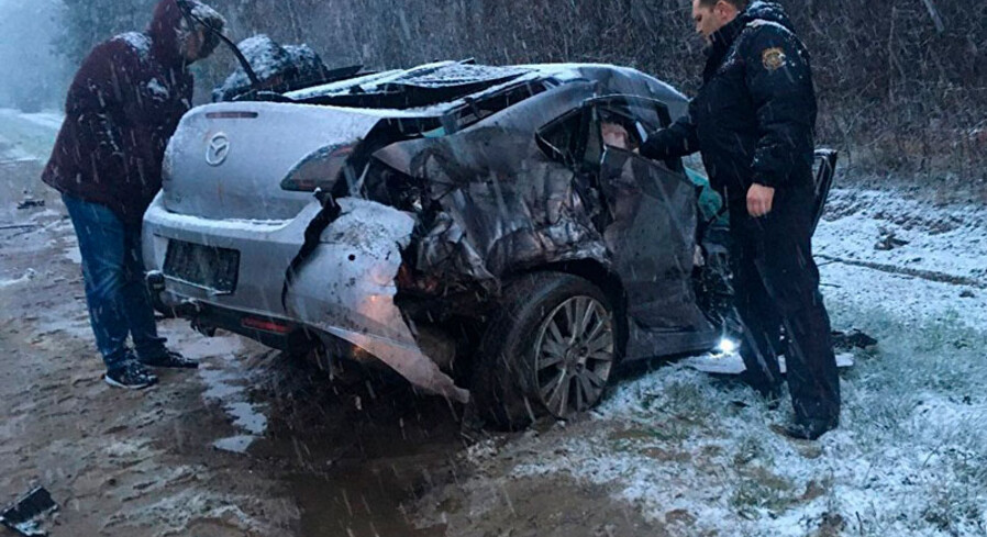 ДТП с фурой под Пинском: от удара ребенка выбросило из салона Mazda