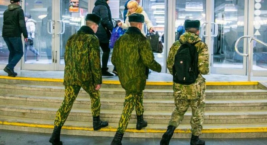 В Беларуси срочную военную службу будут засчитывать в страховой стаж: подписан указ о льготах для отслуживших в армии