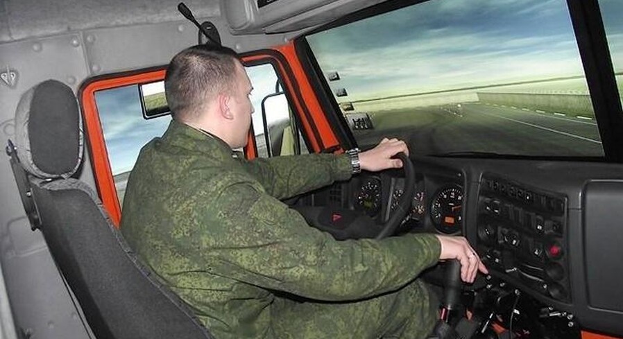 Пинский военкомат набирает группу будущих призывников для обучения вождению