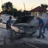 В Пинске во время движения загорелся автомобиль (видео)