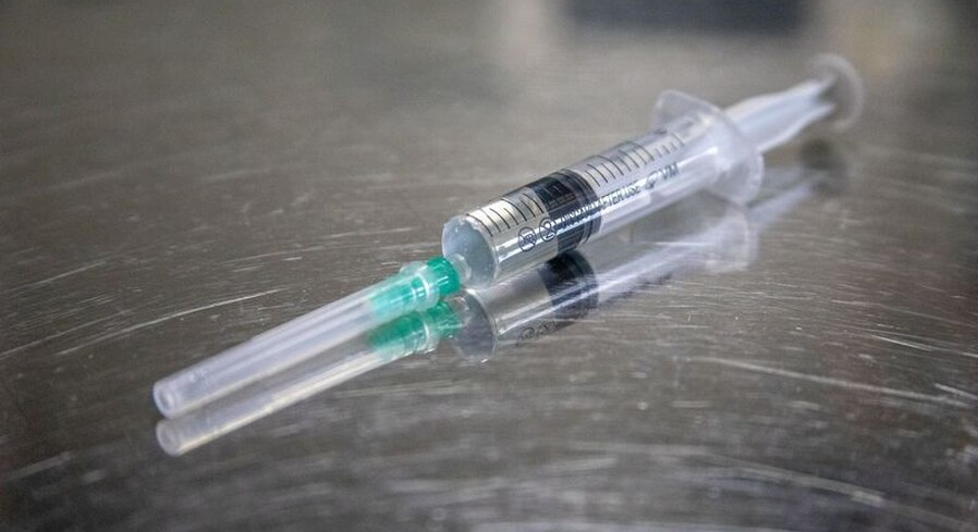 Кто первым получит вакцину от COVID-19