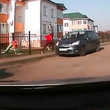 Школьники купили мотоцикл и удирали по Пинску от экипажа ГАИ (видео)