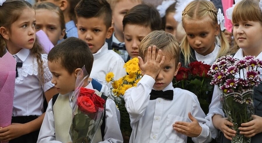 Школьные каникулы все-таки продлят на неделю