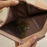 Нельзя носить в кошельке: 4 вещи, которые не дают привлечь деньги в жизнь