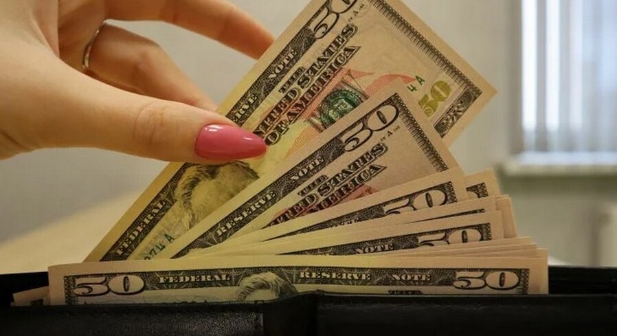 Почему нельзя тратить деньги в день зарплаты