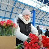 Правила торговли живыми цветами меняются в Беларуси — продавать тюльпаны на улице смогут не все