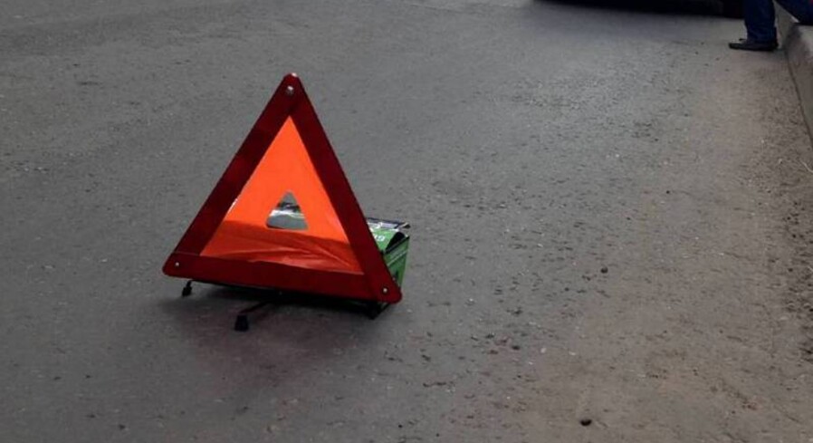 В Пинске на встречке столкнулись авто и мотоцикл