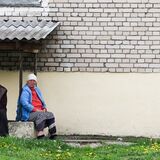 Пенсии в августе будут выдавать досрочно
