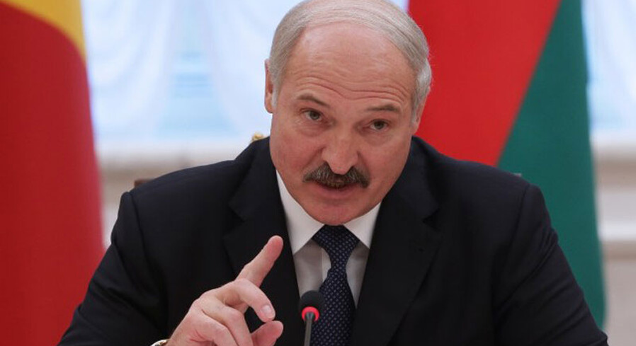 Лукашенко до 1 апреля потребовал проверить все места массового скопления людей
