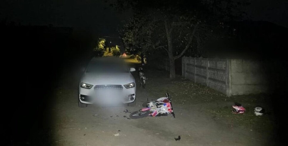 В Пинске 12-летняя девочка на питбайке столкнулась с Audi