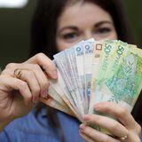 В Беларуси поднимают минимальную зарплату. Она увеличится на 18%