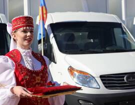 Три новых автомобиля для доставки продуктов получили учреждения образования Пинска