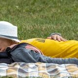 Безалкогольное пиво в городе и на пляже — можно или нельзя? Ответ МВД