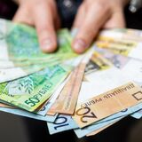 Средняя зарплата белорусов в марте выросла на 8,5% — до 2975,8 рубля