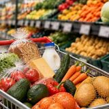 Авокадо подорожало, картофель подешевел: как изменились цены в августе