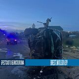 В Пинске водитель BMW не справился с управлением, наехал на ограждение и опрокинул автомобиль