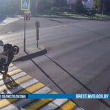 В Пинске мотоциклиста лишили прав за езду на одном колесе (видео)