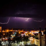 Правила безопасности во время грозы...