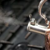 Сколько раз можно кипятить воду в чайнике